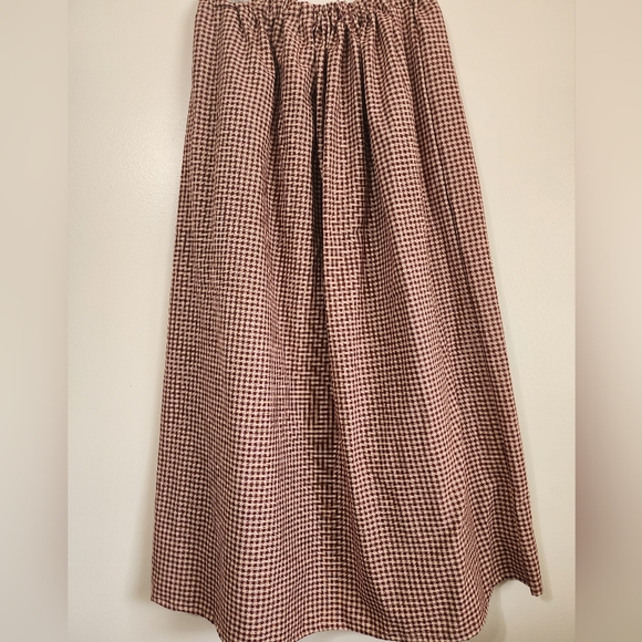 Elegant Brown Gingham Women's Skirt - Picture 1 of 3